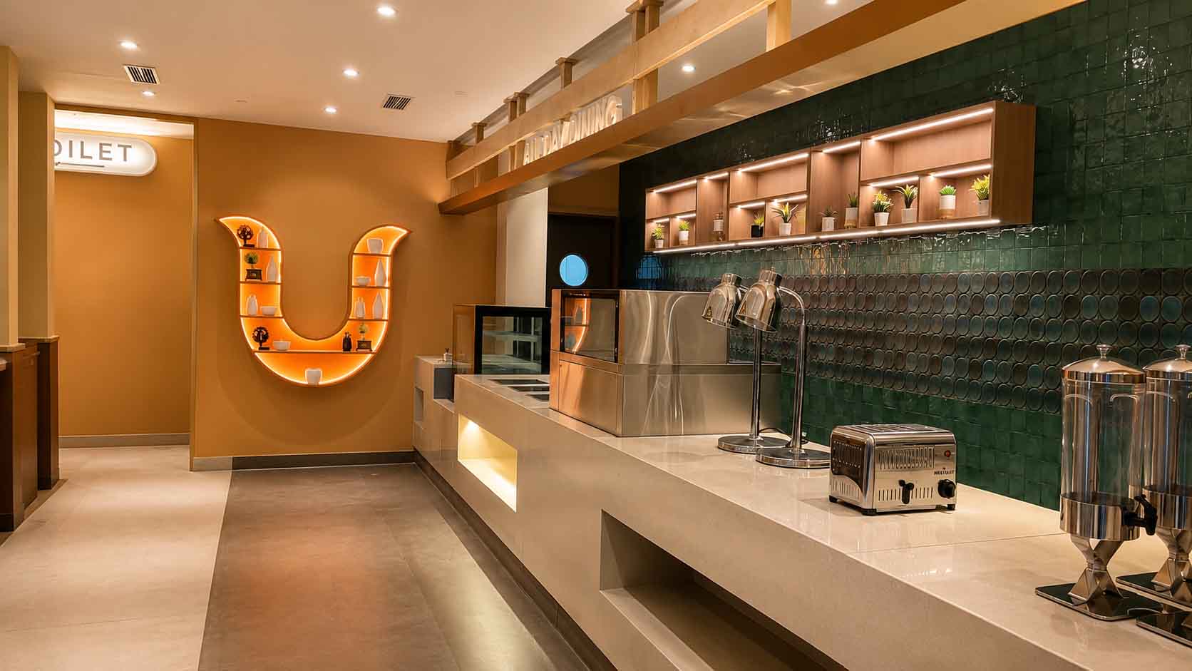 Uttham Midway Lounge